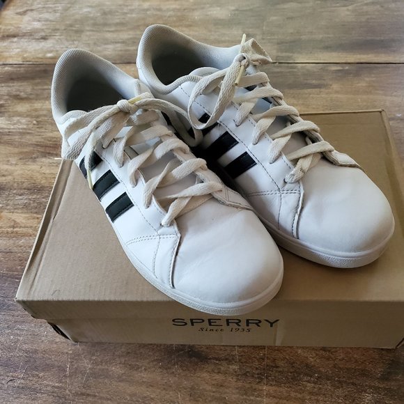 Youth Adidas Baseline White w/ Black Stripe 5 1/2 - Picture 2 of 6